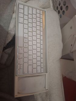 Bluetooth apple keyboard and mouse