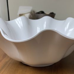 Large Bright White Round Ruffle Serving Bowl