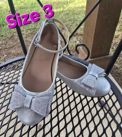 Girl flats size 3