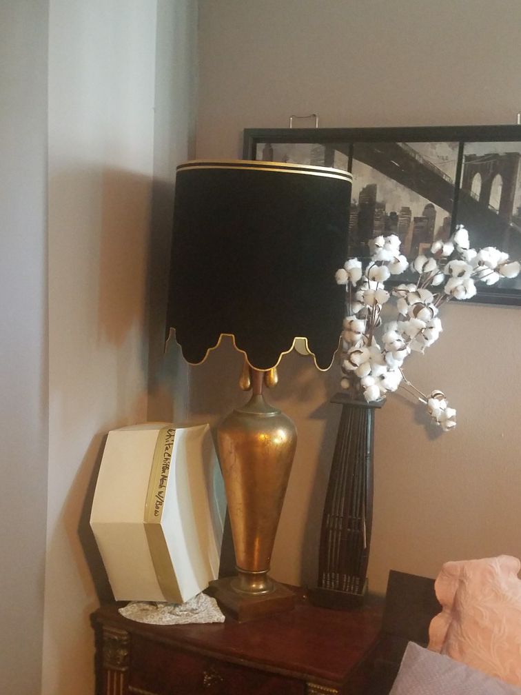 Antique gold and black table lamp