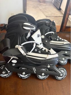 Roller skates US 5-8 LG