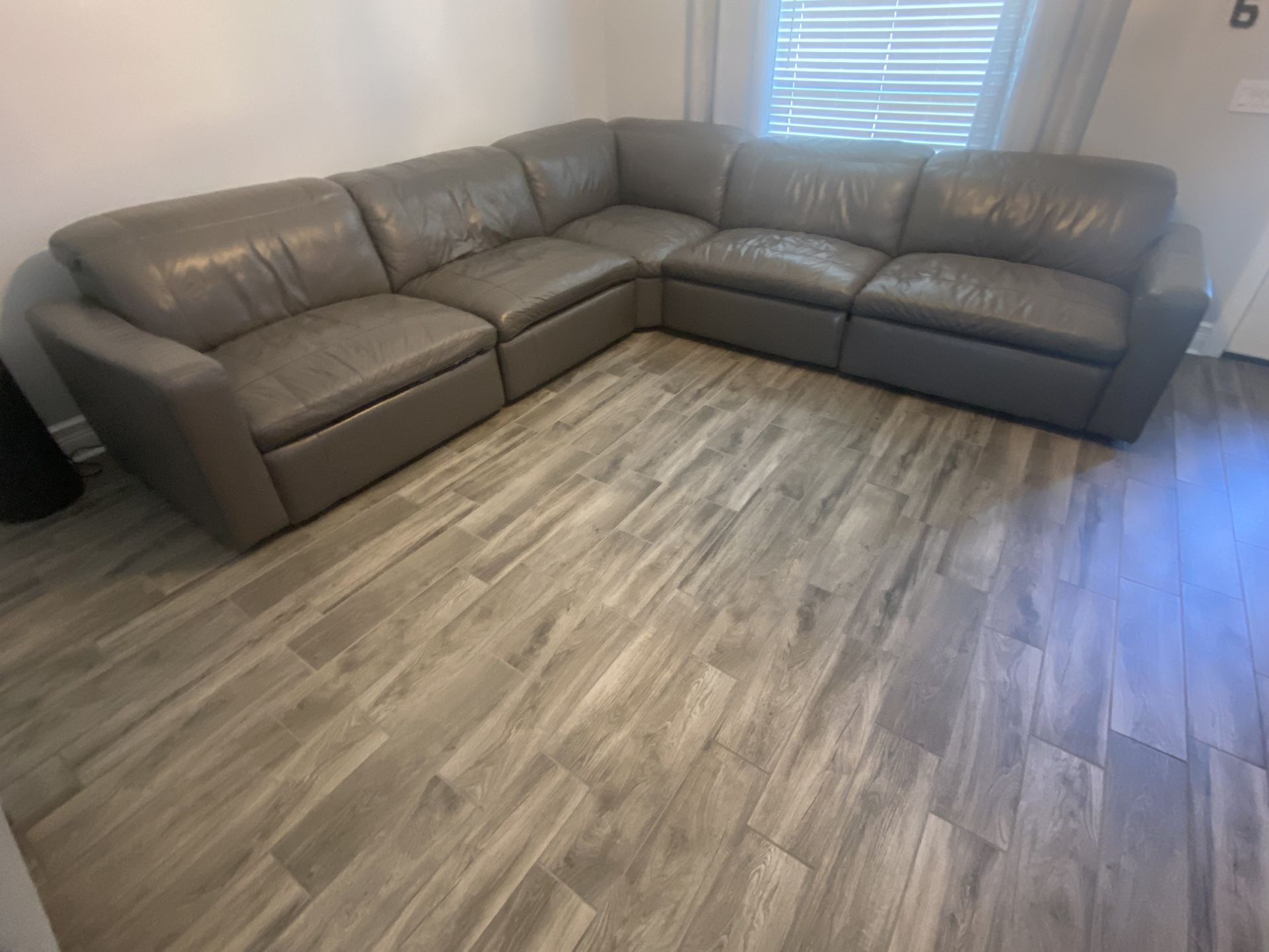 5pc Leather Sectional