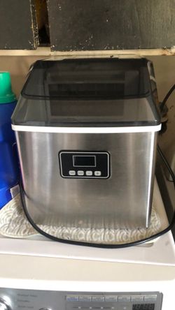 Arctic Star ice maker (WORKS)