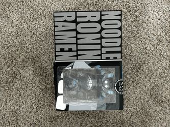 Noodle Ronin Ramen - Kind of blue vinyl figure
