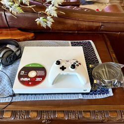 Xbox One X, GREAT DEAL 🤩  Microsoft 