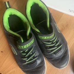 Boys Kids Size5 Good Condition