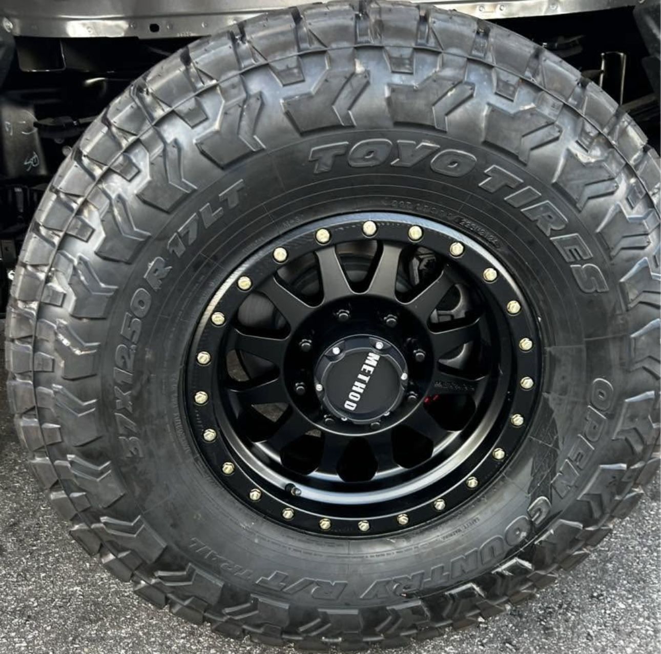 Method Mr 315 Matte Black 17x8.5 8x170 +0 Offset With 37x12.50R17 Tires ???