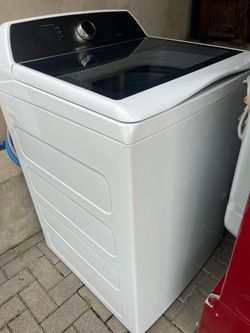 GE Profile 5.0 cu. ft. High-Efficiency Smart Top Load Washer (PTW600BSR1WS)