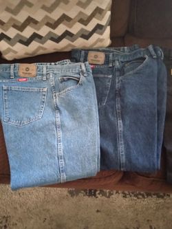 3 Wrangler Jeans