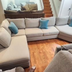 🛋️ Jonathan Louis Light Gray Sectional Couch – Like New!