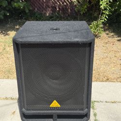EUROLIVE VQ1500 D BEHRINGER