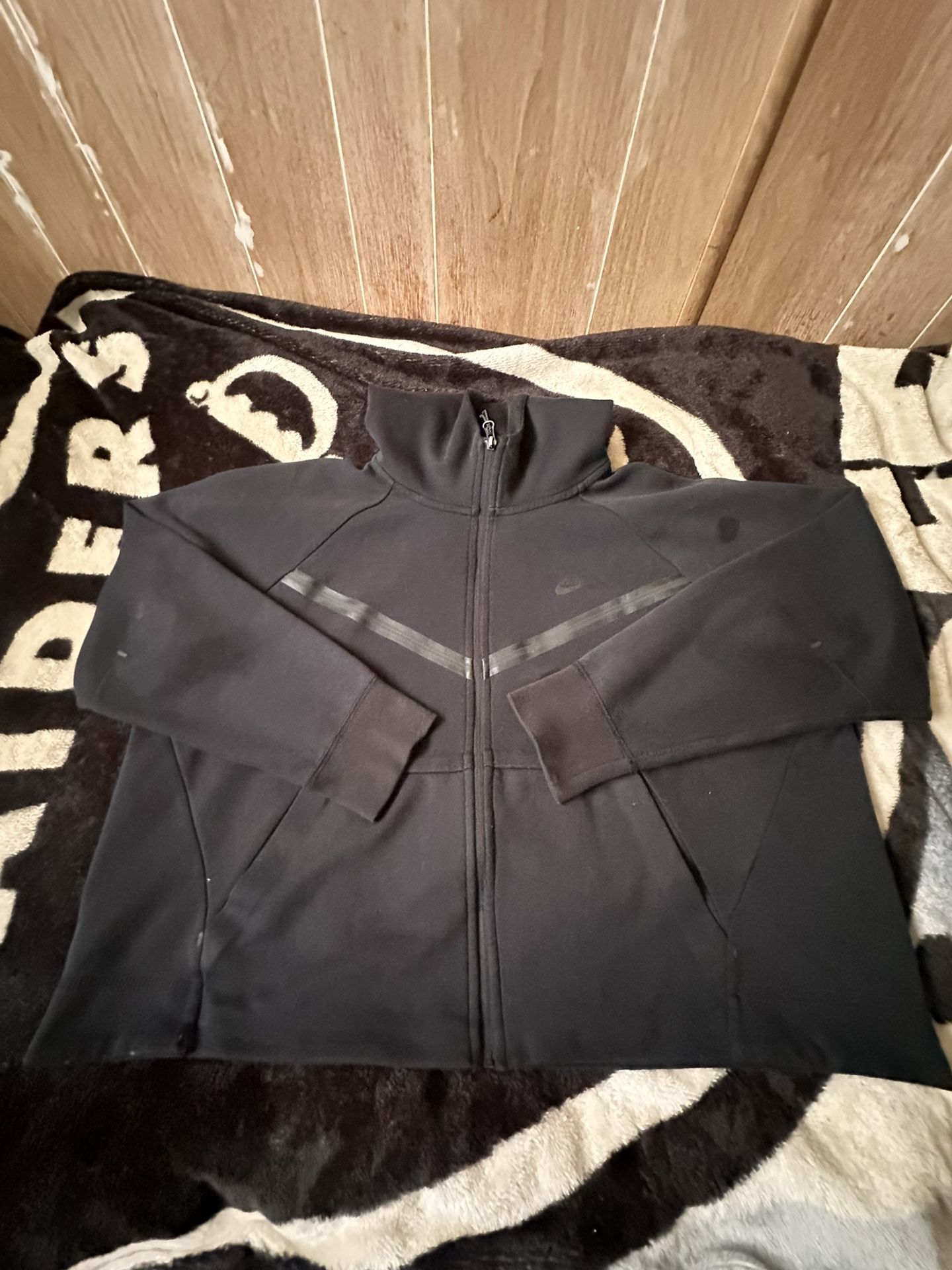 Black Nike Tech Fleece