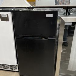 19 in. 3.2 cu. ft. Mini Refrigerator in Black with Reversible Door, 3D Cooling and Removable Shelves