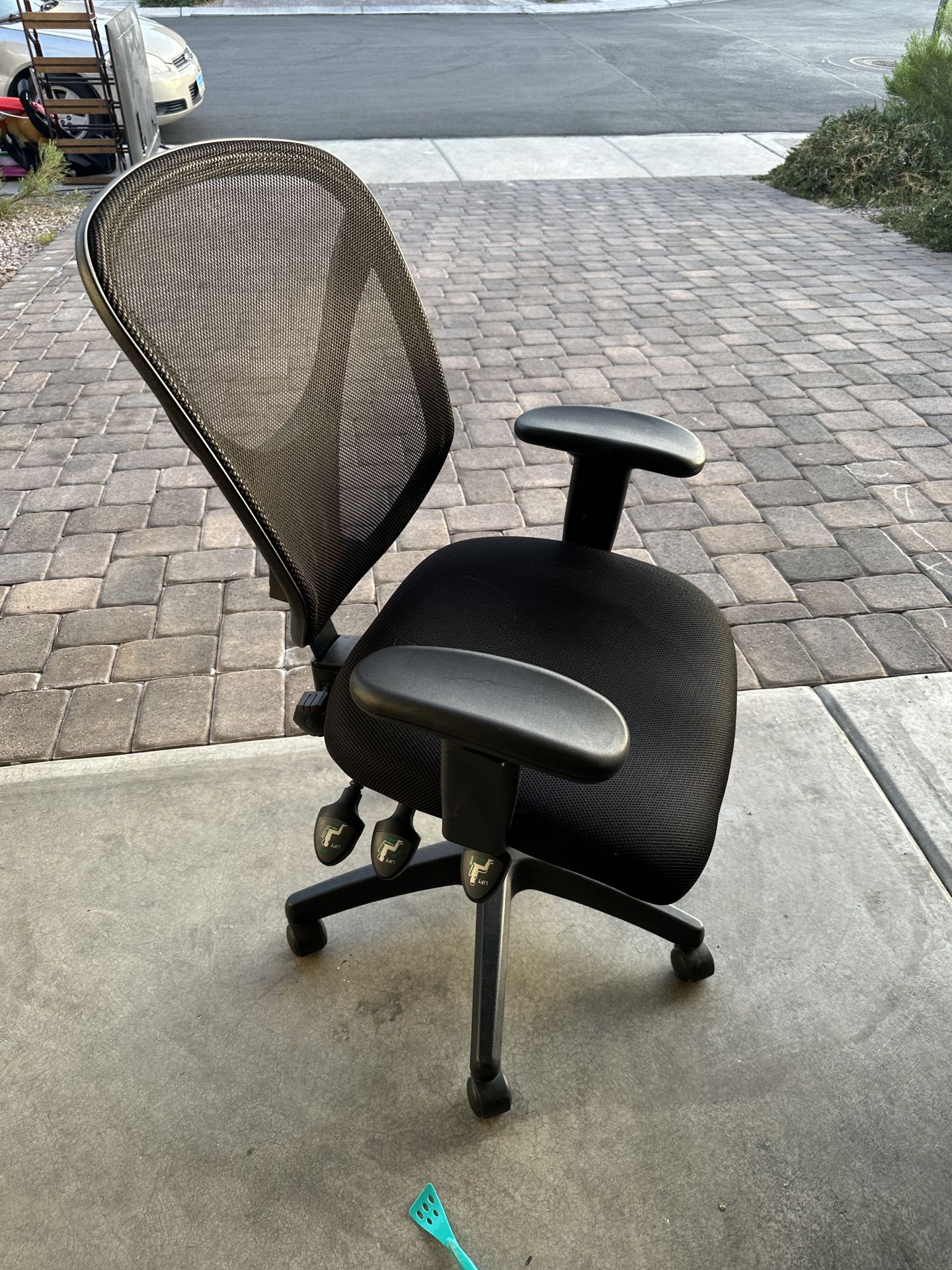 Ergonomic chair