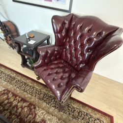 Vintage Couch And Chairs