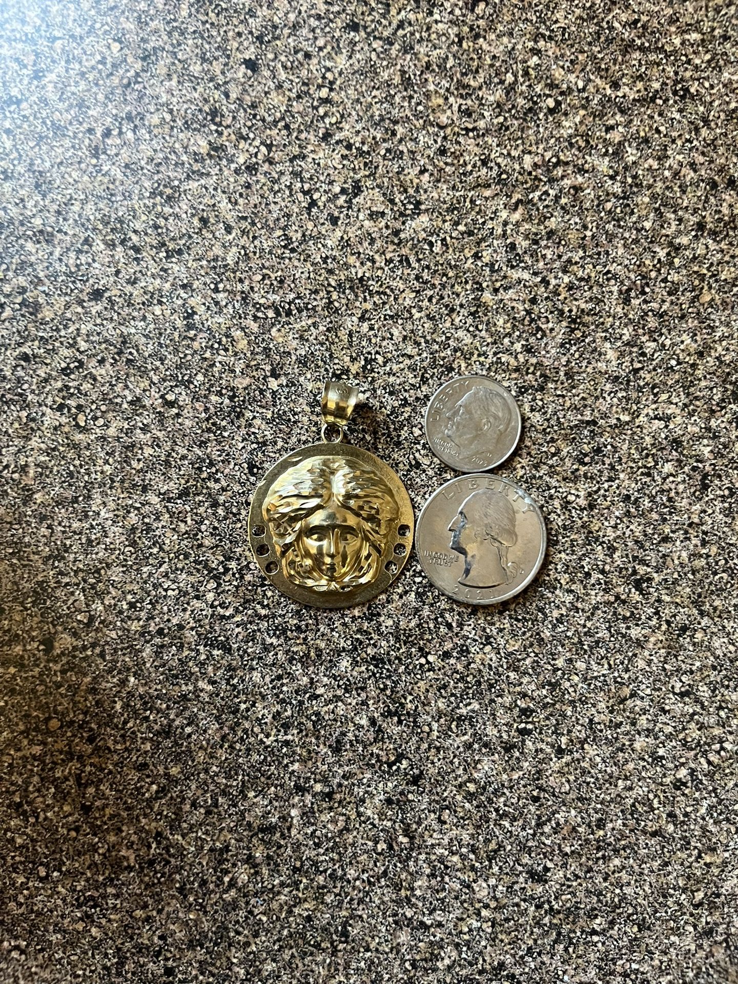 Medusa Pendant 10k Gold