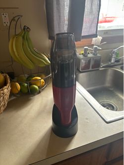 Set of 2 mini vacuums