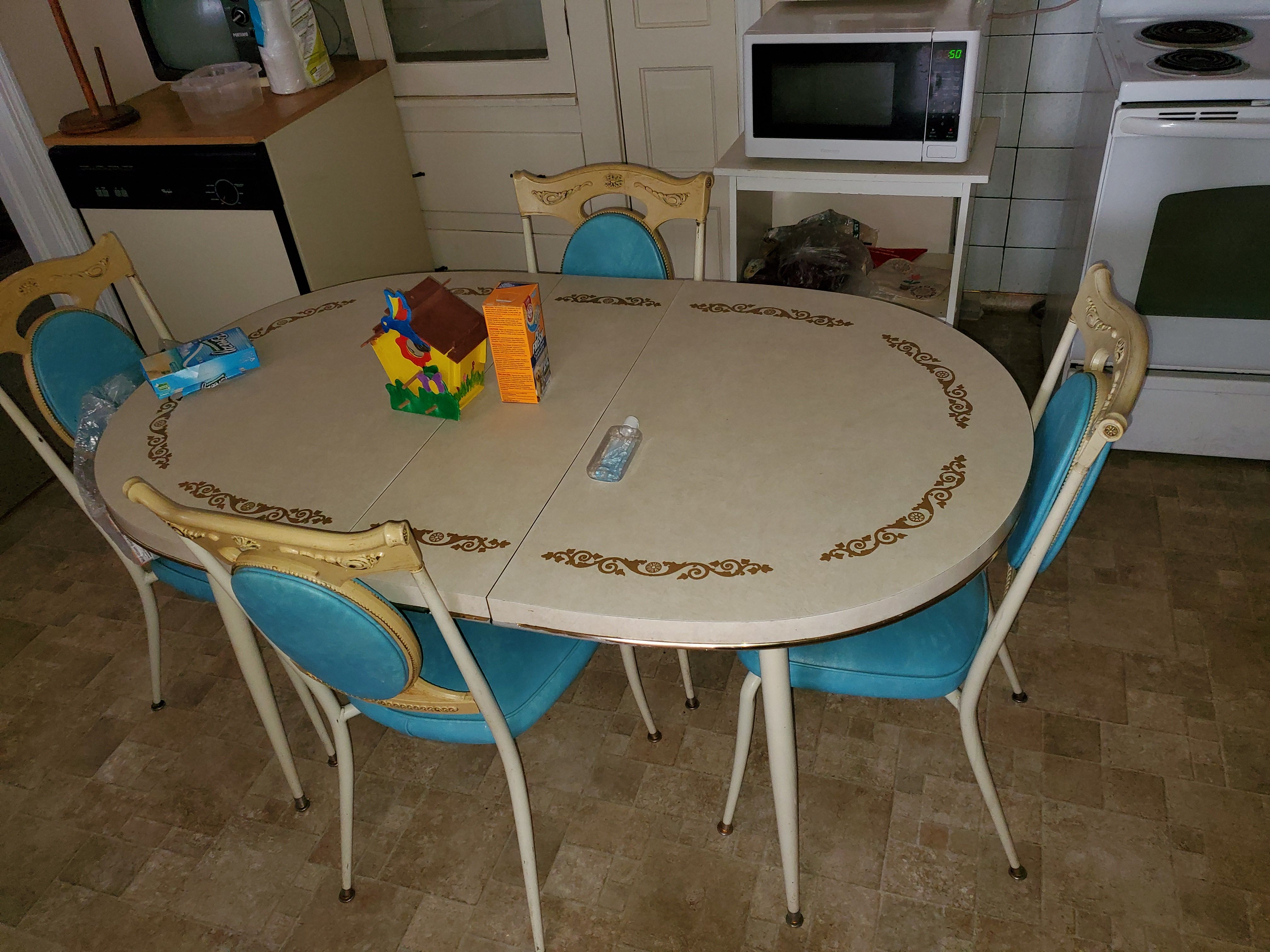 6 Chair Mid Century Dining Table! Amazing Shape! - $499 (2639 E. Madison | Fresno)