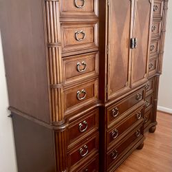 Wardrobe /Armoire With Drawers 