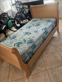 Twin bed