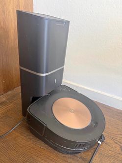 Roomba S9+ with self emptying clean great condition
