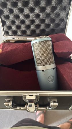 Desktop Podcasting Microphone with Boom and Cables