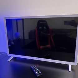 LG 32” White 720p HDR Smart HDTV