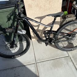 Mountain Bike, Giant Trance X 3 29er Size Medium