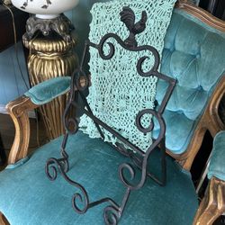 Table Top Iron Book Holder 