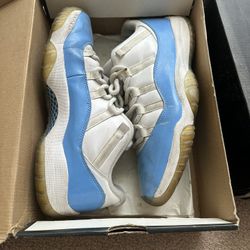Jordan 11 Retro Low University Blue