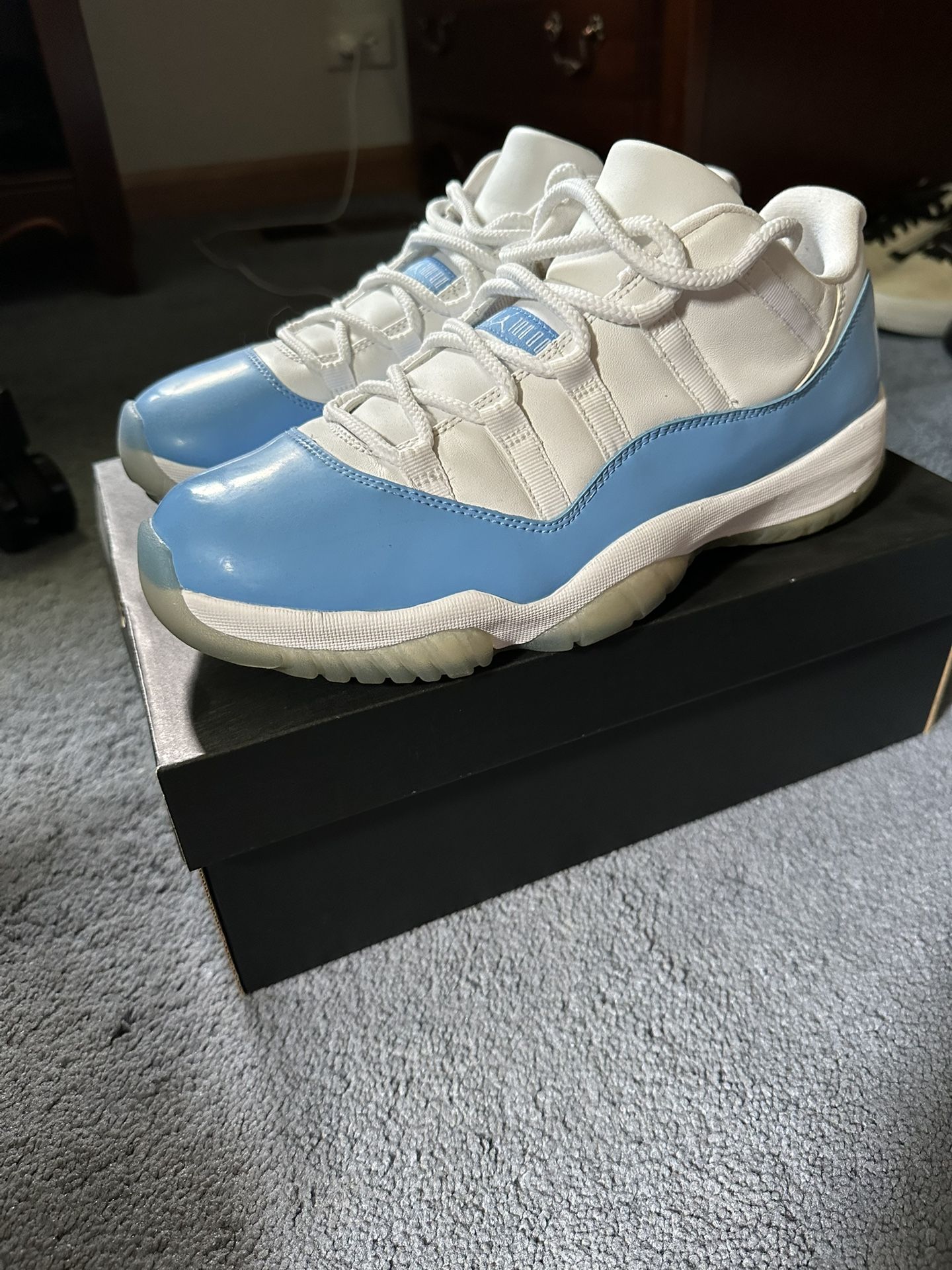 Jordan 11 Low University Blue