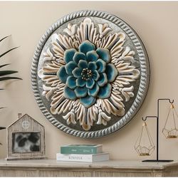 LuxenHome 29.88-in W x 29.88-in H Metal Floral Wall Sculpture