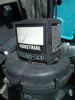Industrial    vacuum