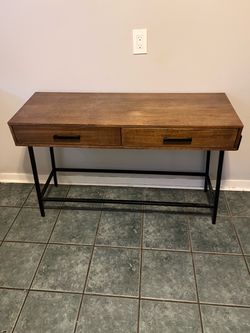 Console table￼