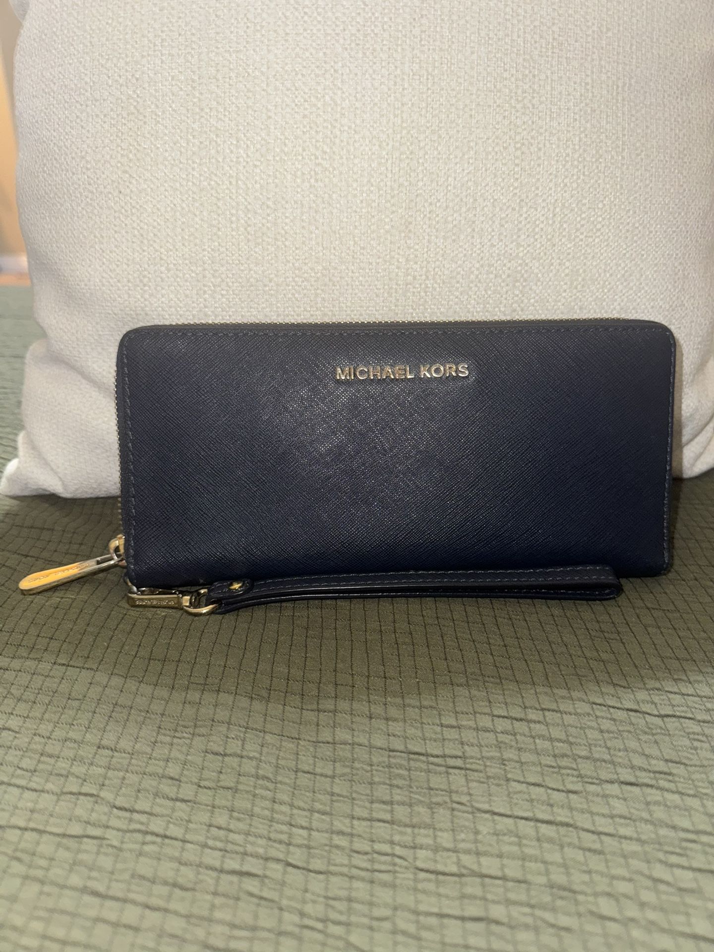 Large Michael Kors Continental Wallet/wristlet