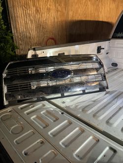 2015-2017 Lariat F-150 Grille