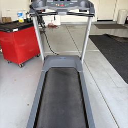 Precor 9.23 treadmill
