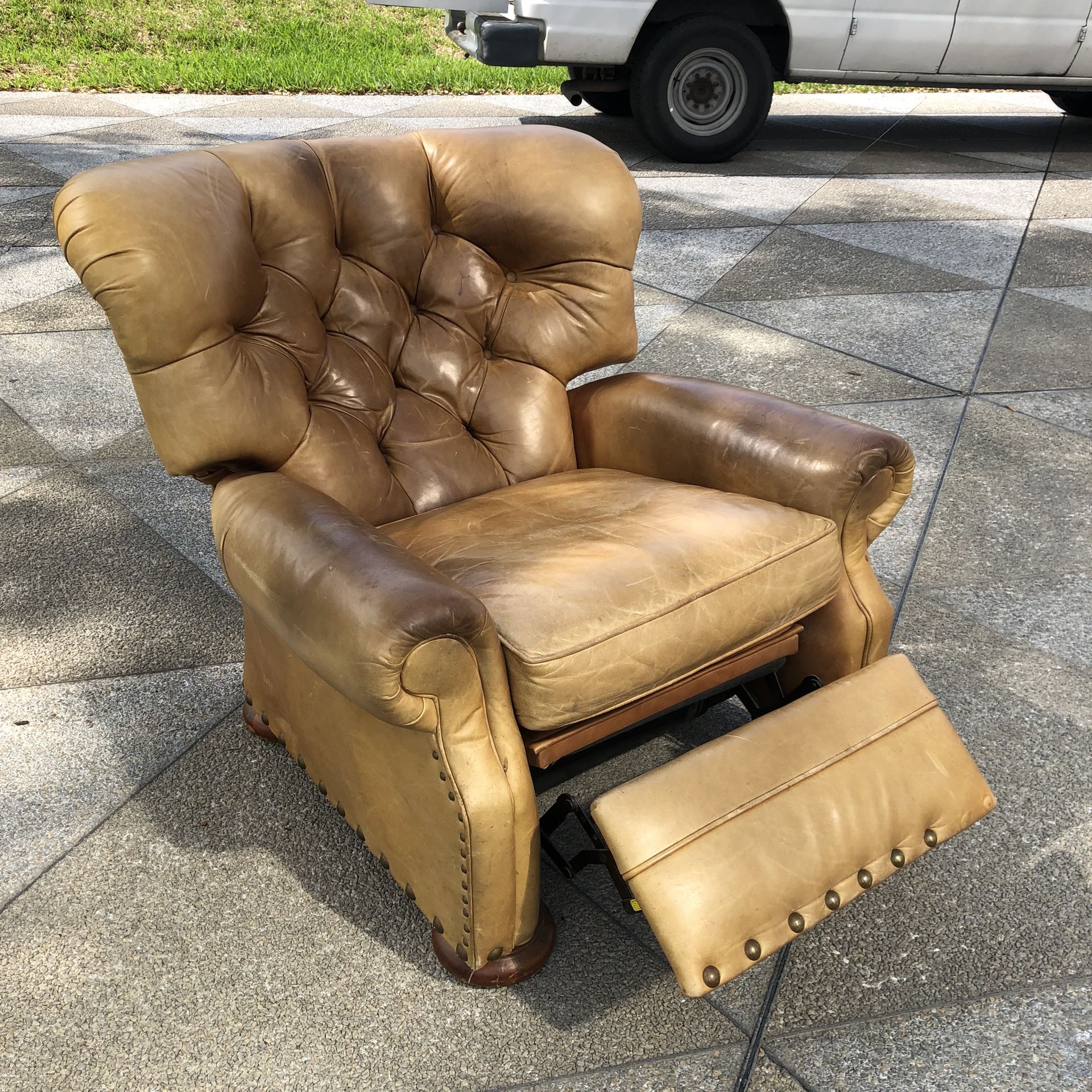 Sam Moore Tufted Leather Wingback Recliner Writers Armchair