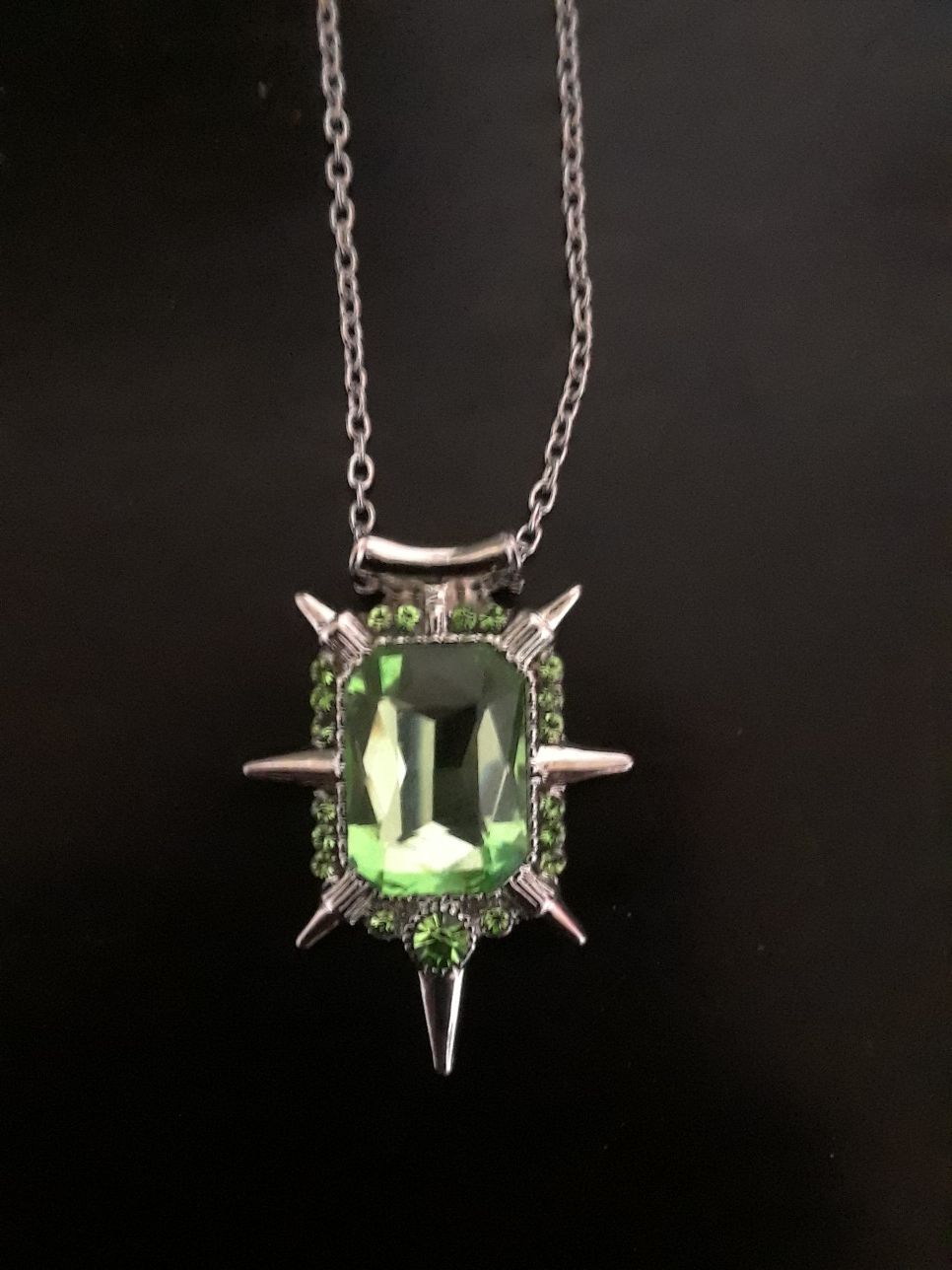 Zelena necklace (Once upon a time) brand new