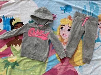 Oshkosh track suit size 2T