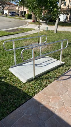 Safety Ramp 6’x3’ with hand Rails