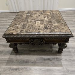 Marble coffee tabel and side table.