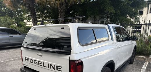 Honda Ridgeline Camper Shell / Topper - Leer 100XL. White. With Roof Rack