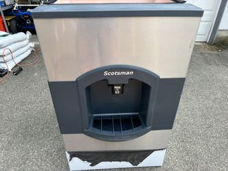 Scotsman HD30B-1 iceValet 30" Wide Hotel Ice Dispenser 180 lb Capacity, 115V