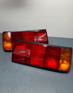 BMW E30 88-93 325i 325is 318is OE with pink Reverse Facelift Late Model plastic bumper Rear Tail Lights pair Brand new Amazing Quality