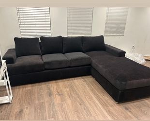(ANY COLOR) Brand new 2 pc super plush comfy sectional
