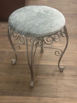 Round Vanity Stool
