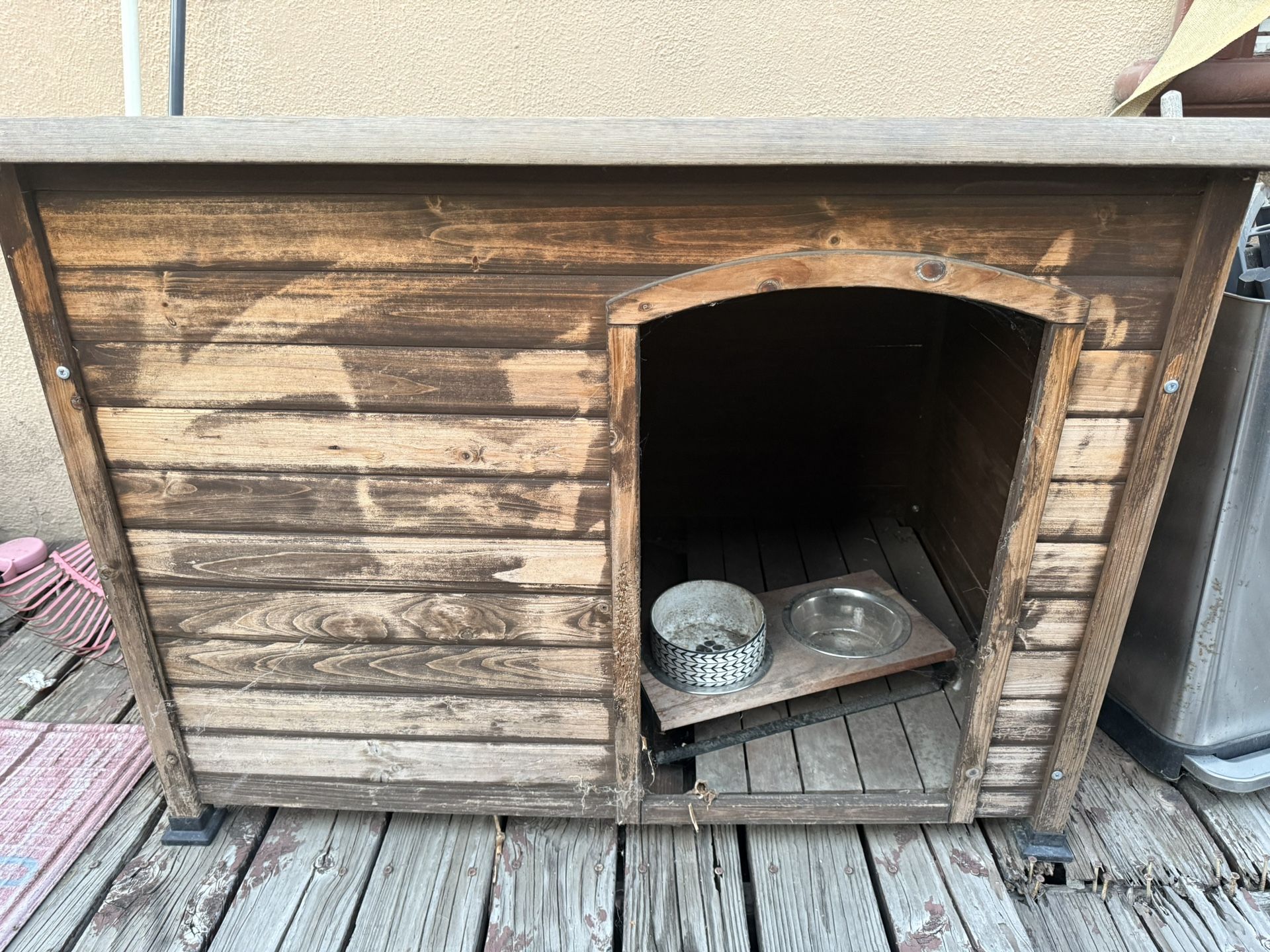 Free Dog House Wood Large