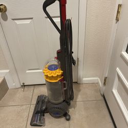 Dyson Vacuum 