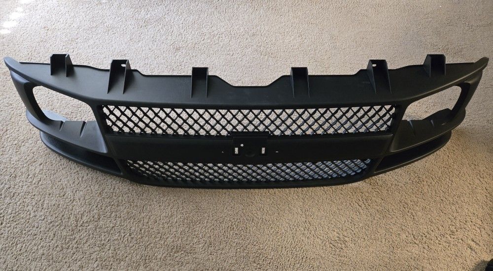 Brand New Front Bumper Grill For Chevy Express Or Savana Van